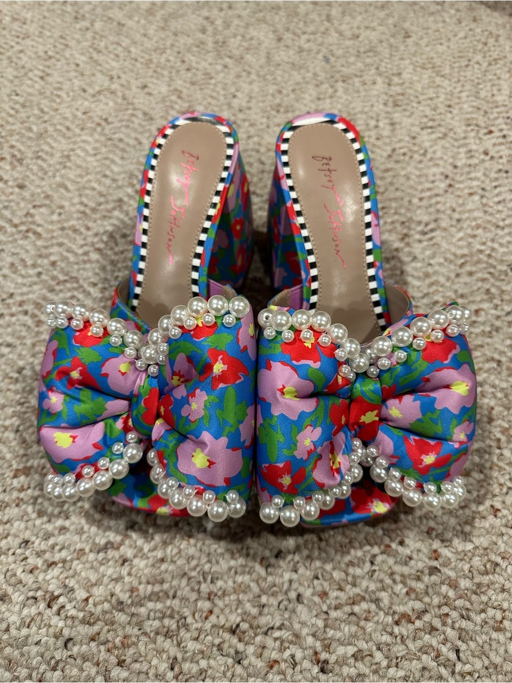 betsey johnson floral pearl bow heels size 7.5 - Picture 1 of 5